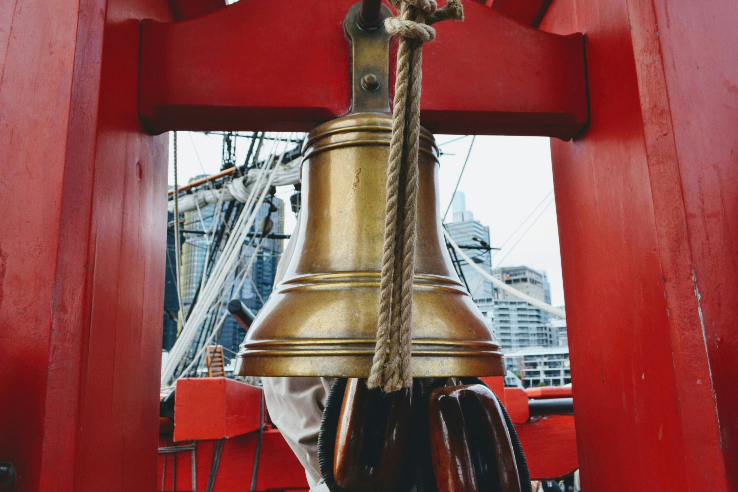 Infographic summarizing six kettlebell workout tips