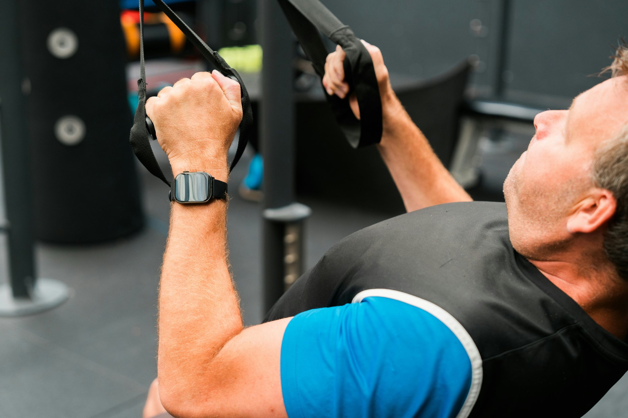 Kettlebell anatomy showing grip placement and hand positioning.