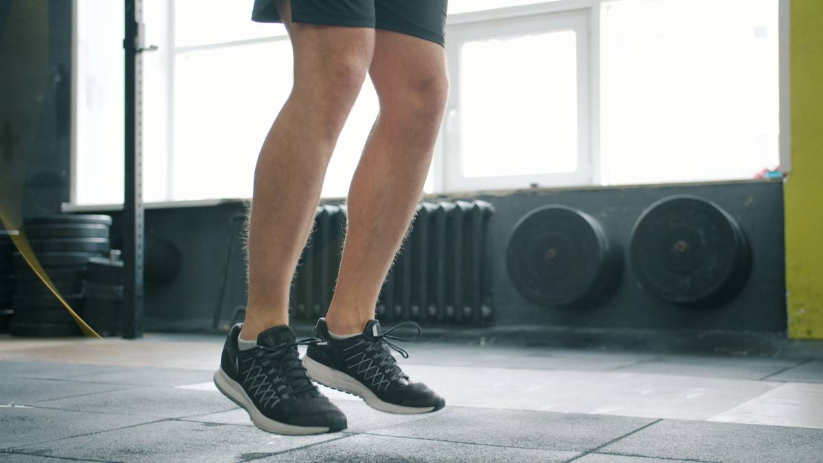 Infographic showing benefits of kettlebell workouts for weight loss